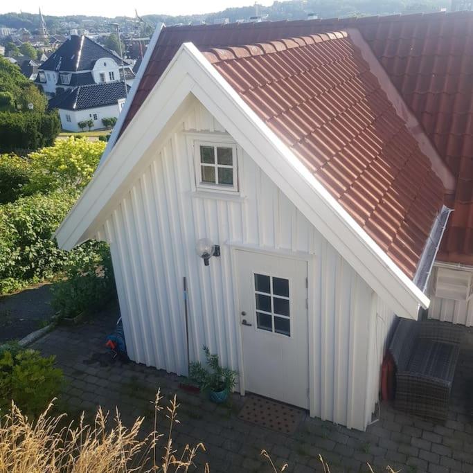 Lys Og Lettstelt Leilighet Med Utsikt Over Byen Apartment Sandefjord Exterior photo